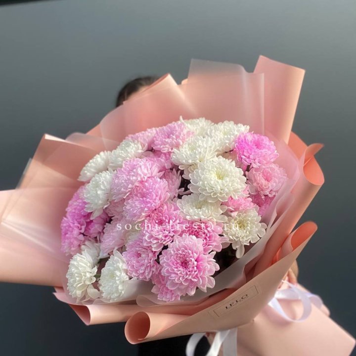  Букет бело-розовых хризантем  в Владикавказе