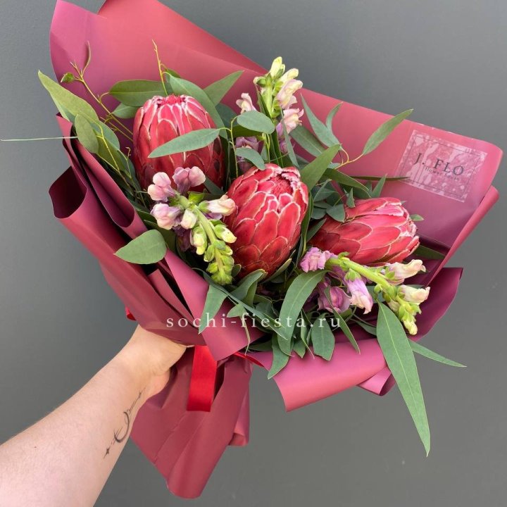 Букет из протеи "Квин" в Владикавказе