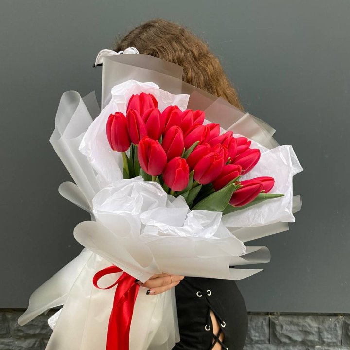  25 красных воздушных тюльпанов в Владикавказе