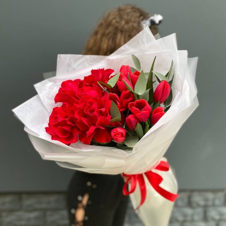 Дуо тюльпаны и розы в Владикавказе