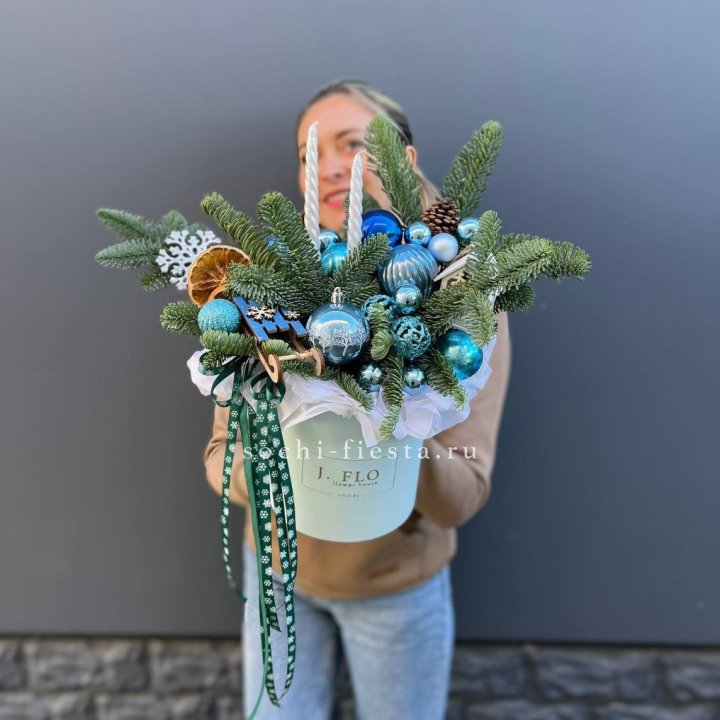 Композиция "Мери крисмас блю" в Владикавказе