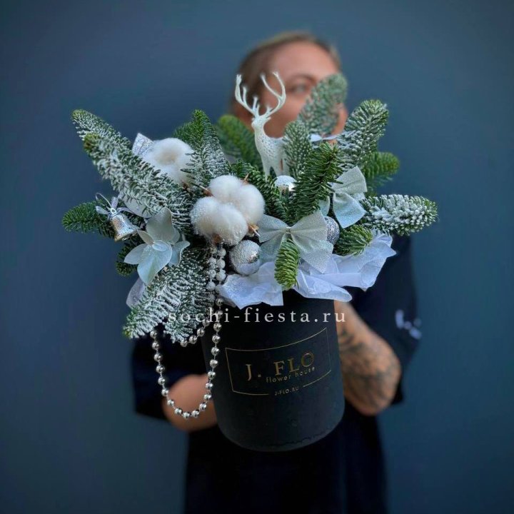 Композиция "Мери крисмас" в Владикавказе