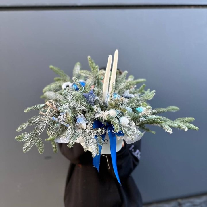 Новогодняя композиция в коробке  в Владикавказе