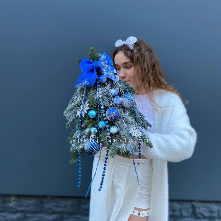 Новогодняя елочка "Блю" в Владикавказе