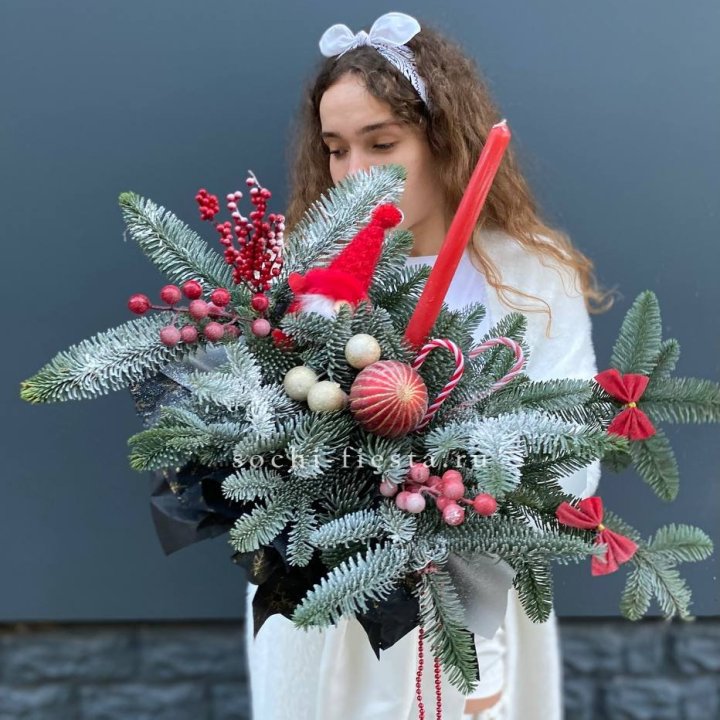 Композиция в бокале красная в Владикавказе