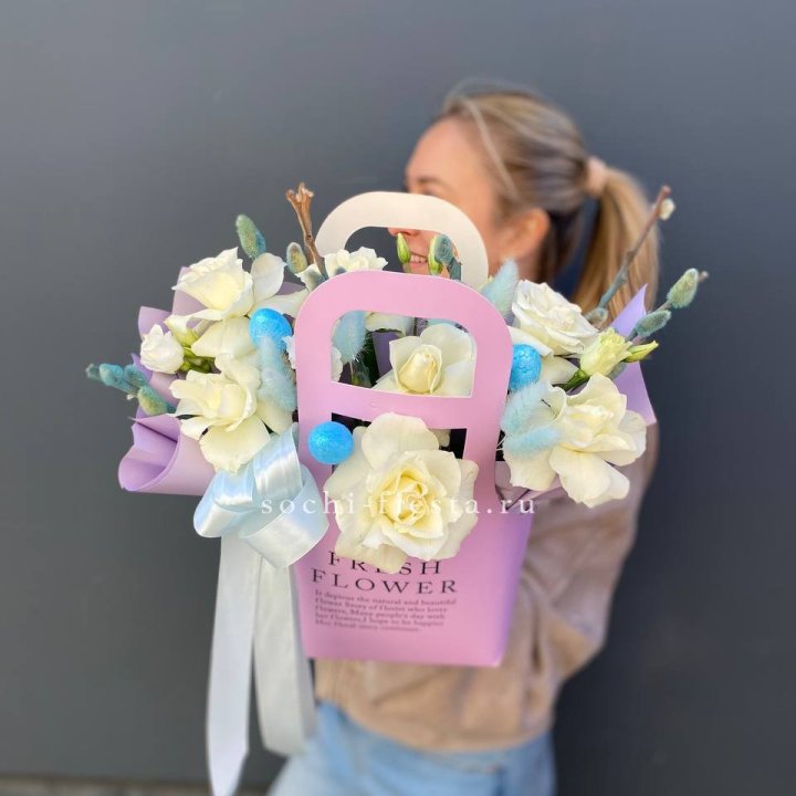 Цветочная сумочка "Пасхальная композиция" в Владикавказе