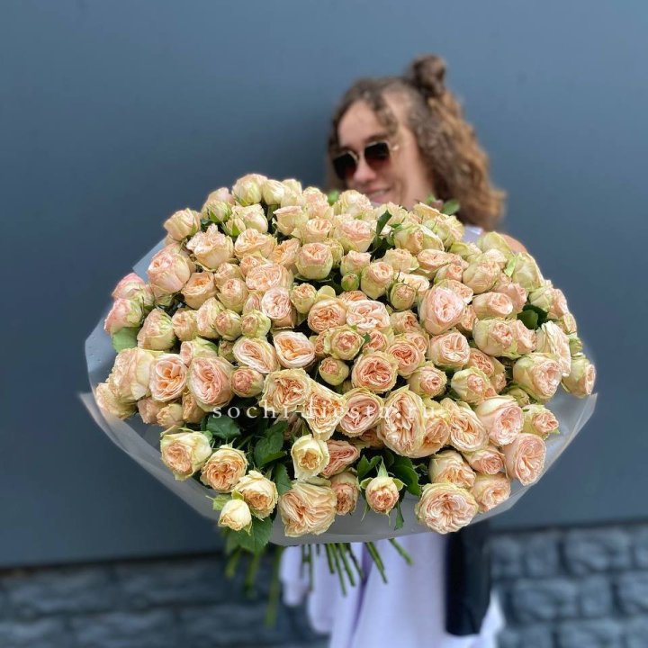 51 пионовидная роза в Владикавказе