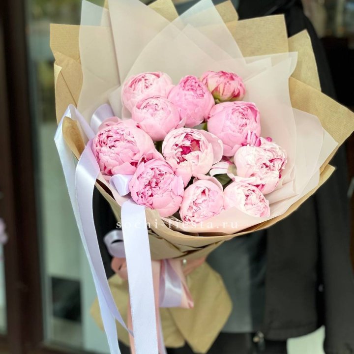 11 пионов в оформлении в Владикавказе