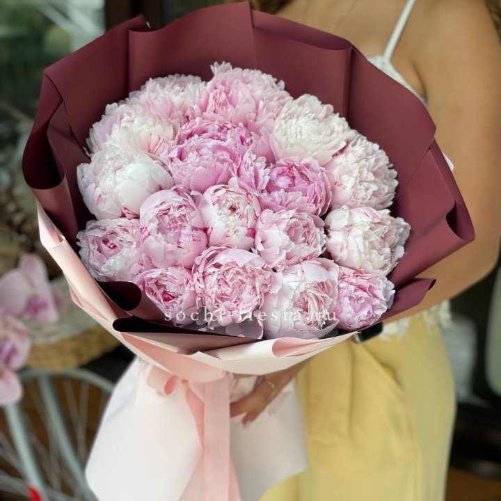 Букет 17 зефирных пионов в Владикавказе