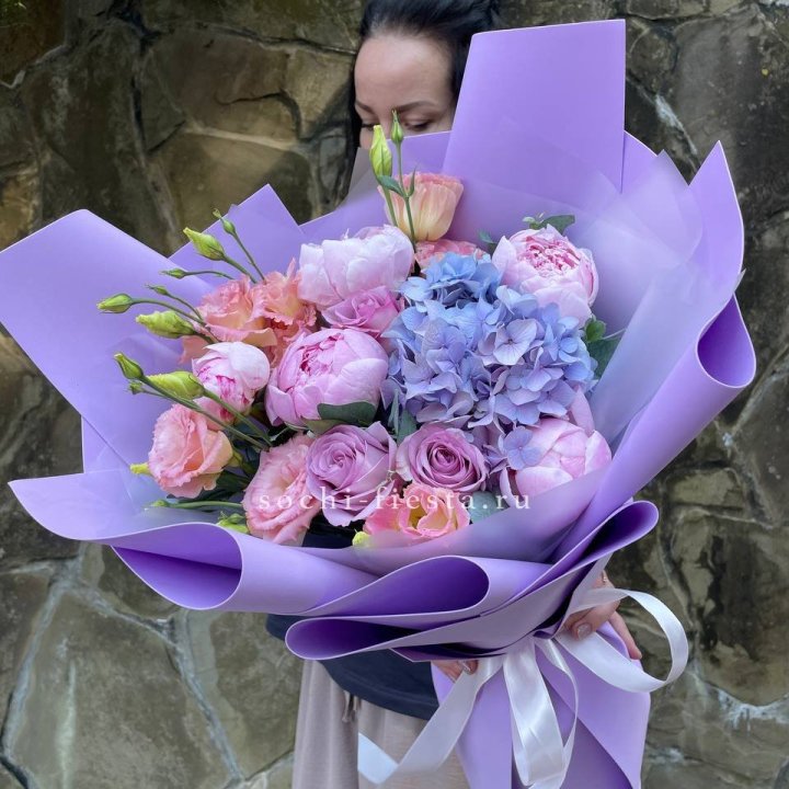 Букет с пионами "Блю логан" в Владикавказе
