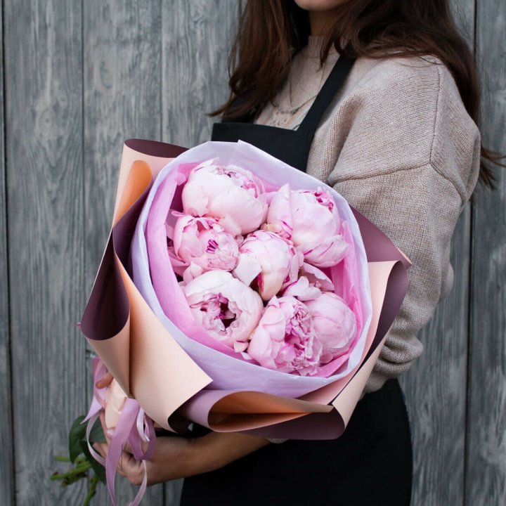 7 зефирных пионов в оформлении в Владикавказе