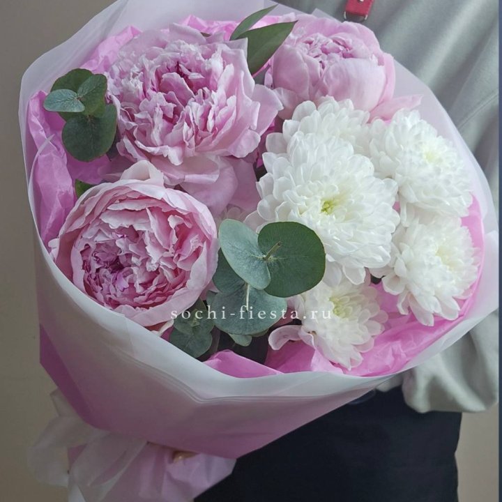  Букет комплимент с пионами в Владикавказе