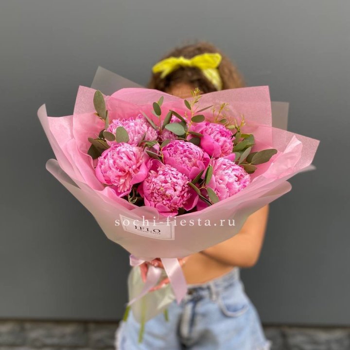 7 ярких пионов в оформлении в Владикавказе