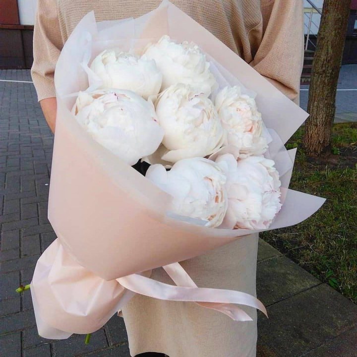 Букет белых пионов в Владикавказе