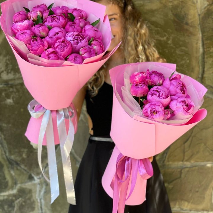 Букет ярких пионов  в Владикавказе