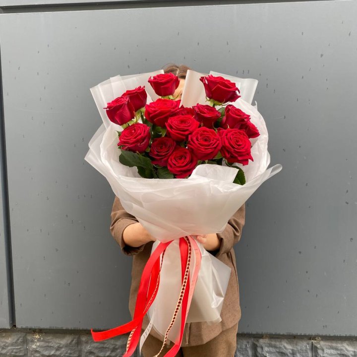 15 высоких роз  в Владикавказе
