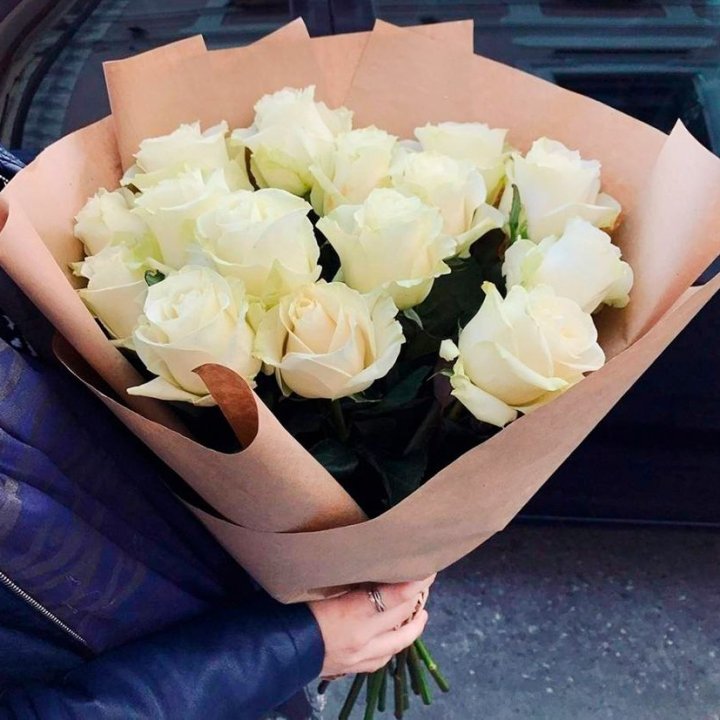 15 белых роз "Крафт" в Владикавказе