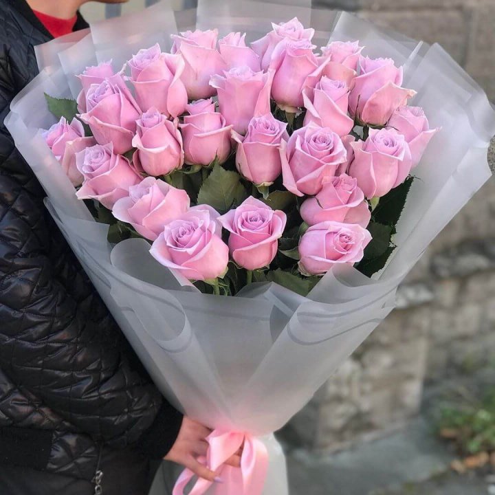 25 высоких розовых роз в Владикавказе