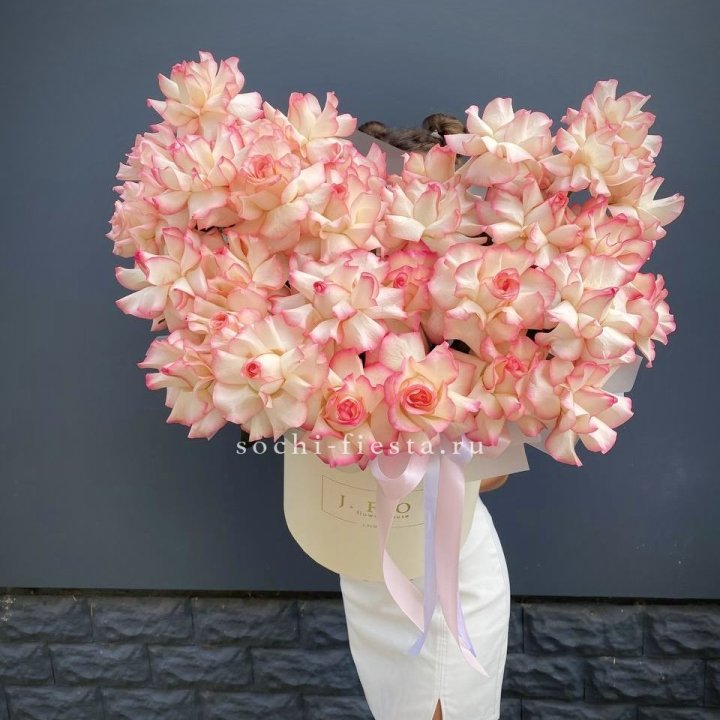 31 французская роза Джумилия в боксе в Владикавказе