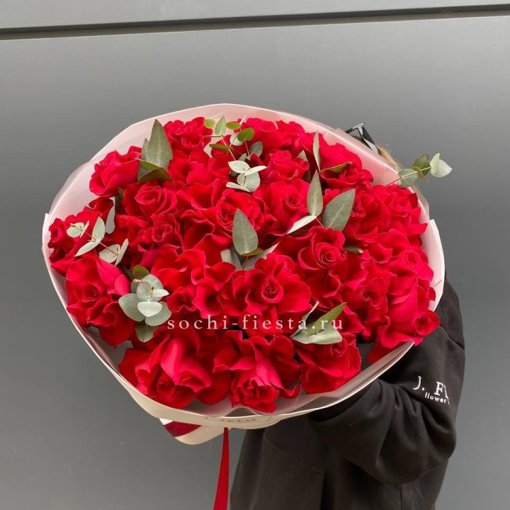 23 Красных французских роз в Владикавказе