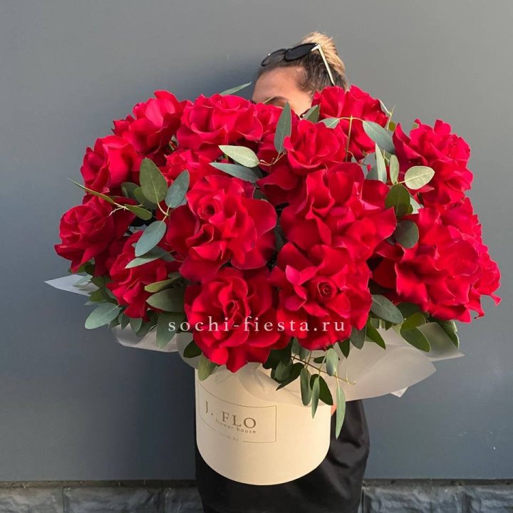 25 Французских красных роз в коробке в Владикавказе