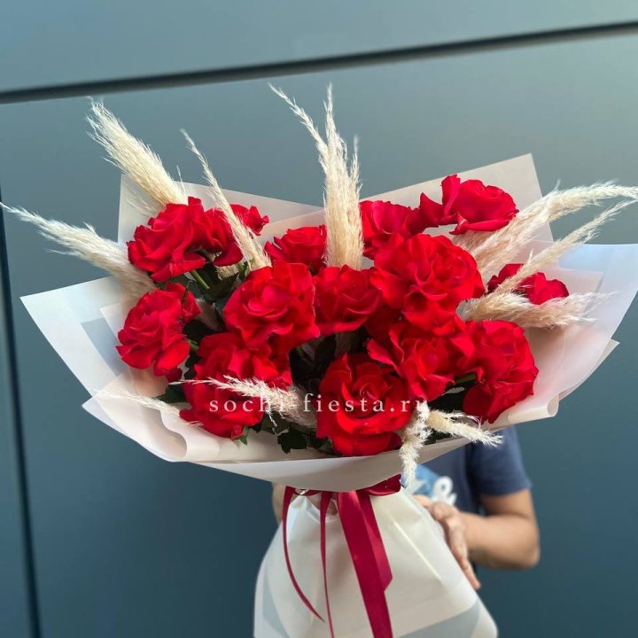15 Красных французских розы в Владикавказе