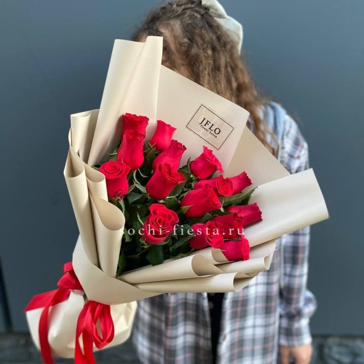 15 красных роз в Владикавказе