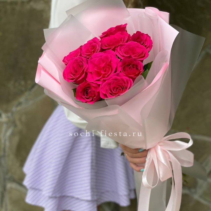 Букет алых роз в Владикавказе