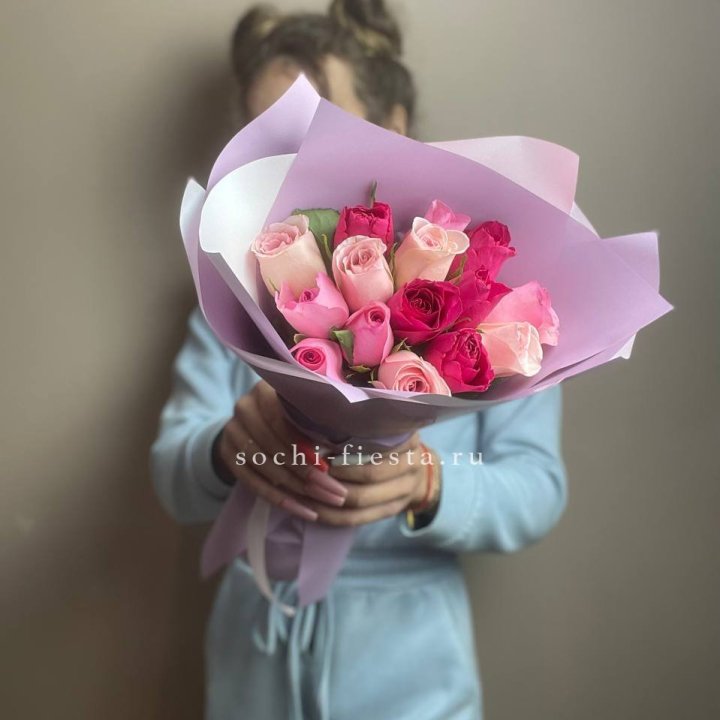 Букет из 15 роз Микс (Кения) в Владикавказе