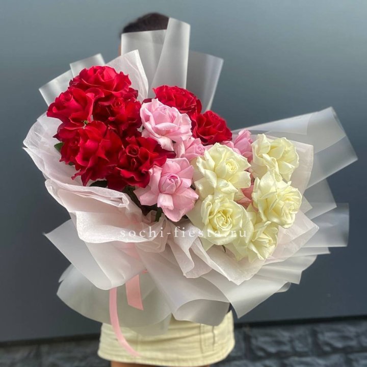 Микс из 17 роз в Владикавказе