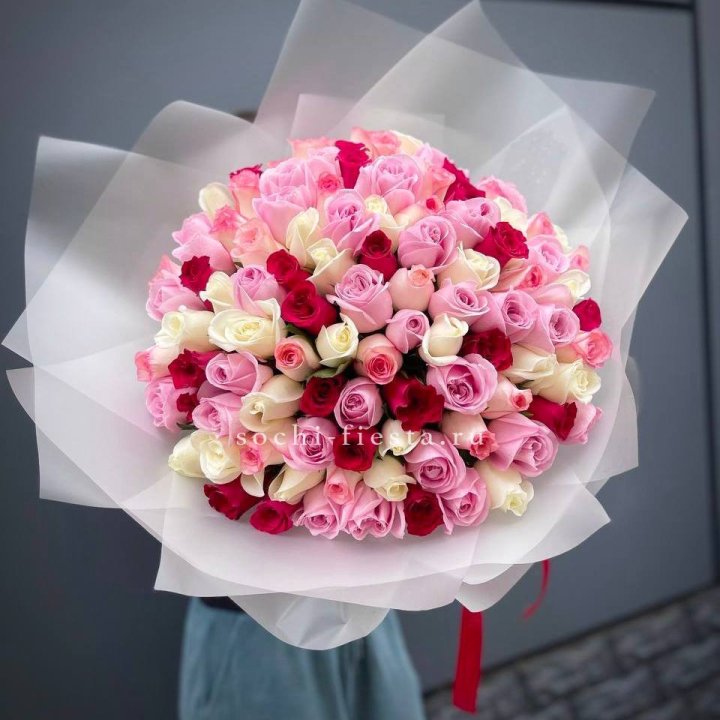 101 разноцветная роза "Карусель" в Владикавказе