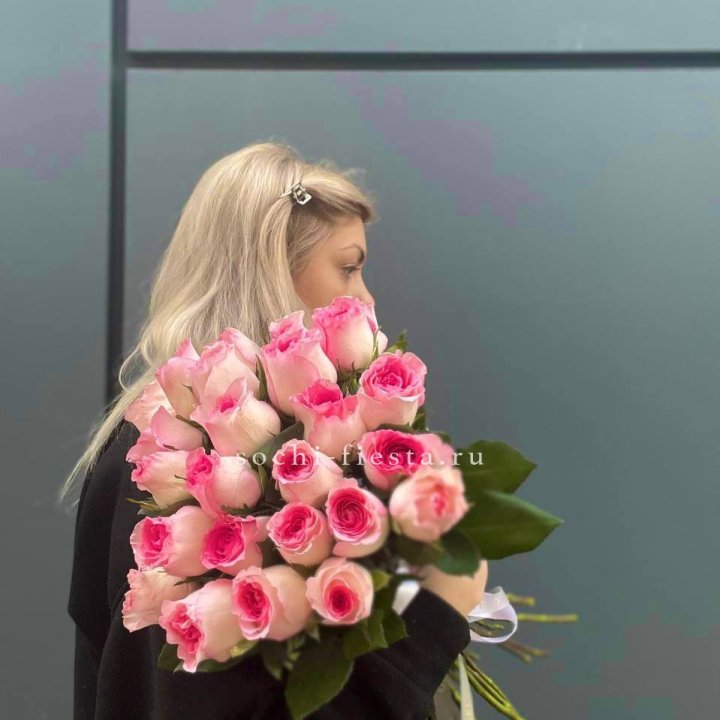  25 розовых роз в Владикавказе