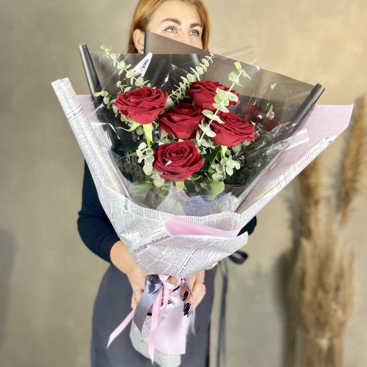 5 красных роз в Владикавказе