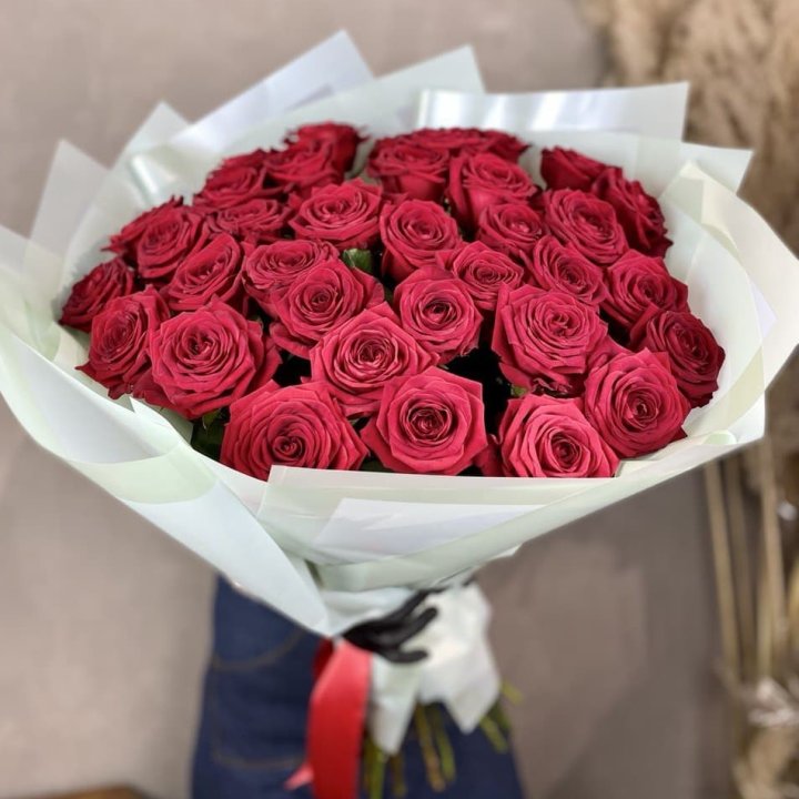 37 красных роз в Владикавказе