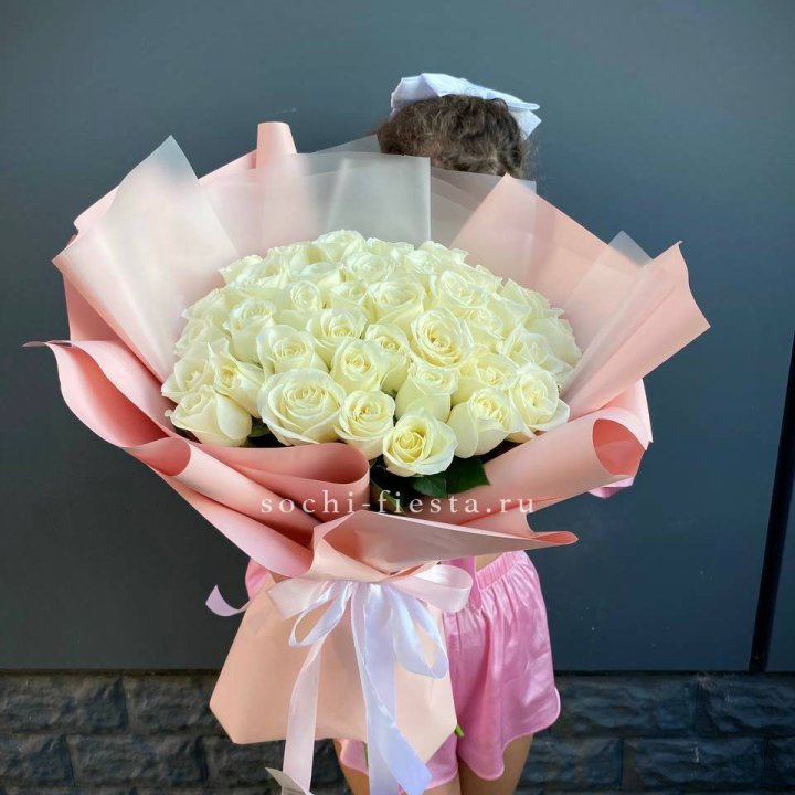 35 белых роз в Владикавказе