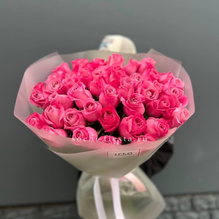 Роза малиновая в Владикавказе