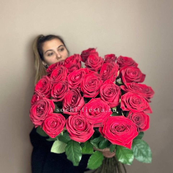25 высоких роз в Владикавказе