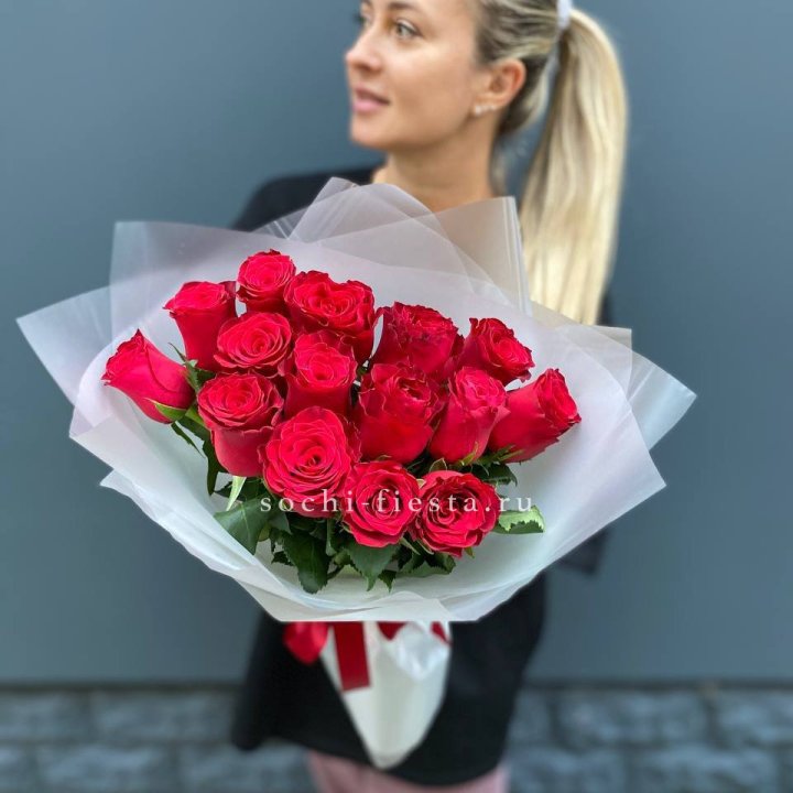 Букет из 15 красных роз  в Владикавказе