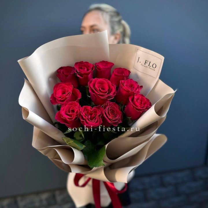 Букет красных роз "Наоми" в Владикавказе