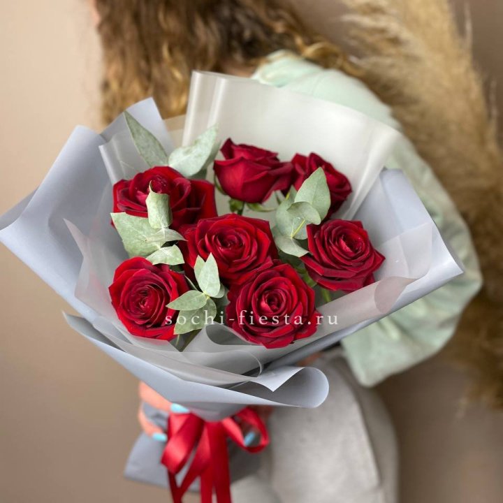 7 красных роз в Владикавказе