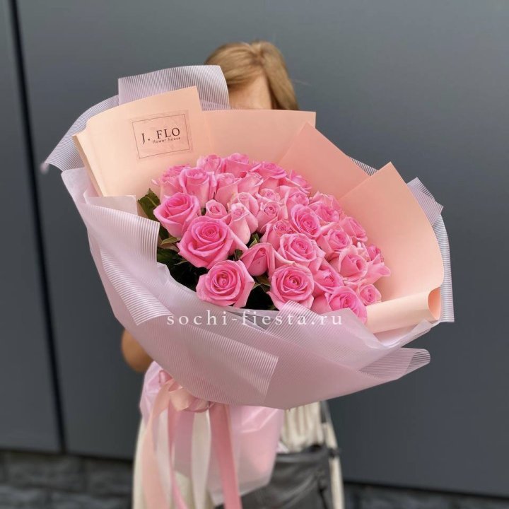 33 Розовые розы в Владикавказе