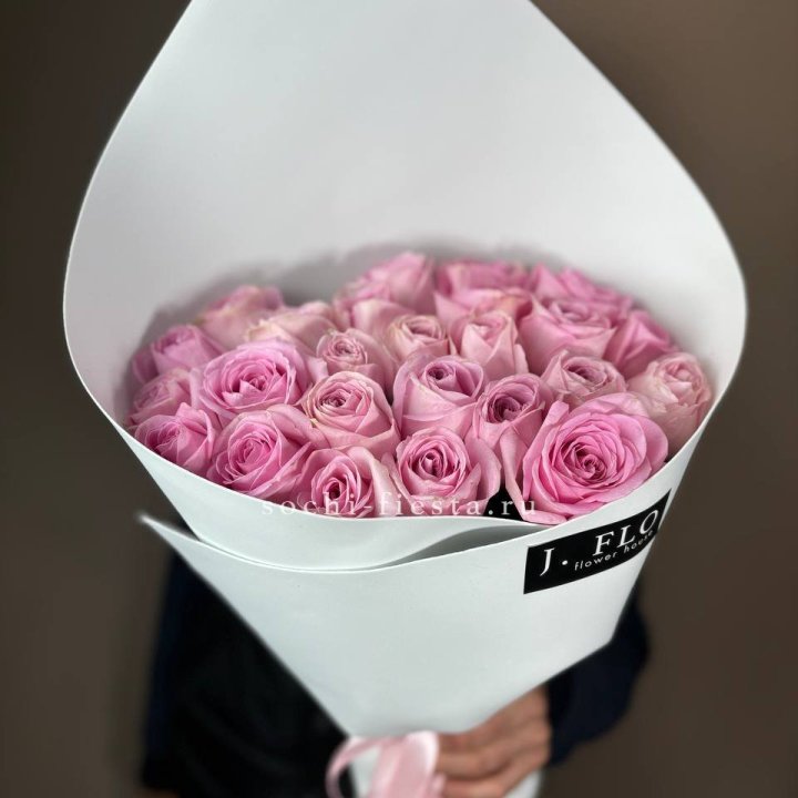 25 розовых роз в Владикавказе