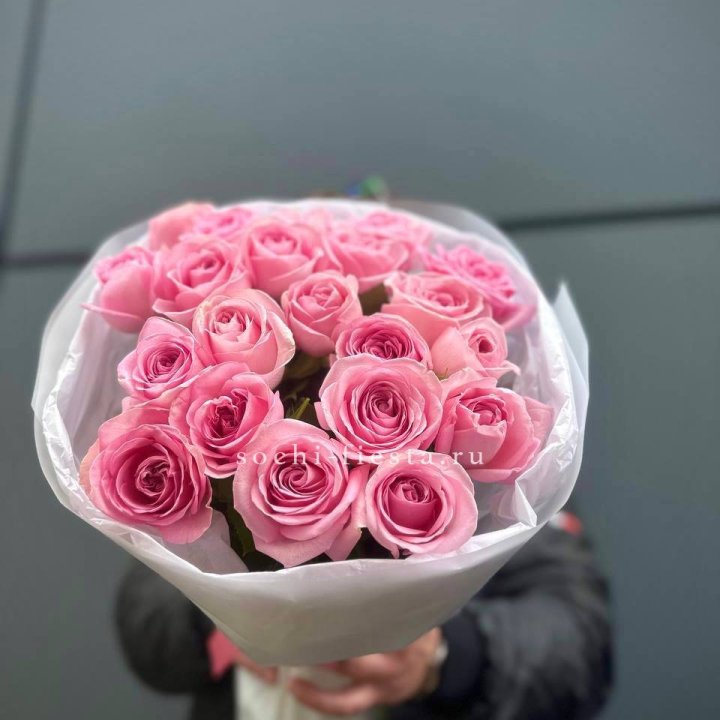 21 Розовая роза в белом в Владикавказе