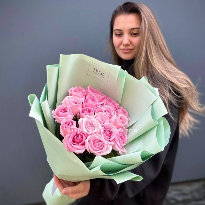 17 розовых роз в Владикавказе