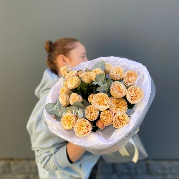 7 пионовидных роз в Владикавказе