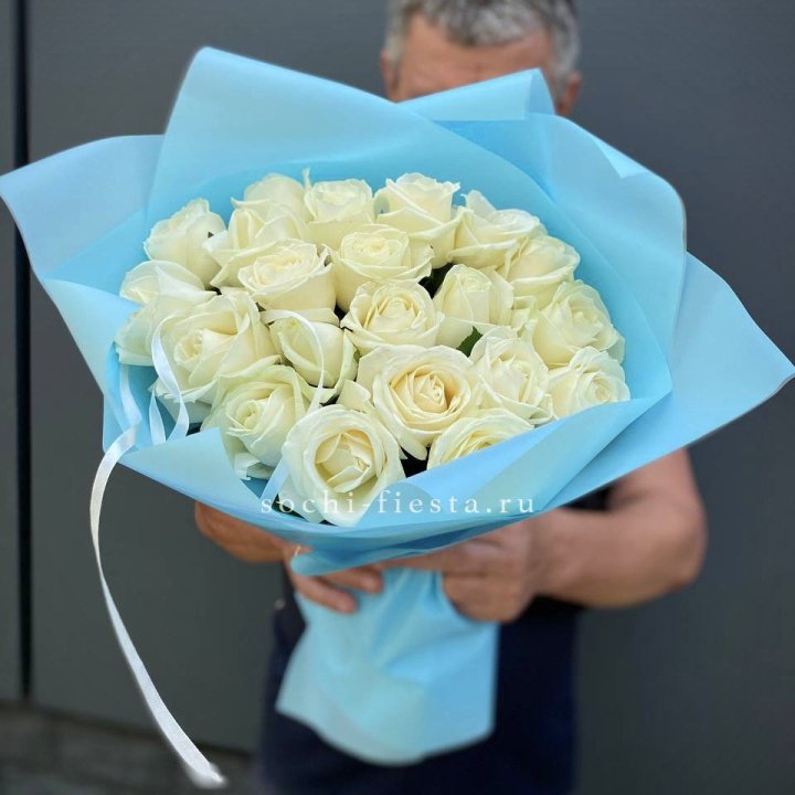 21 белая роза в Владикавказе