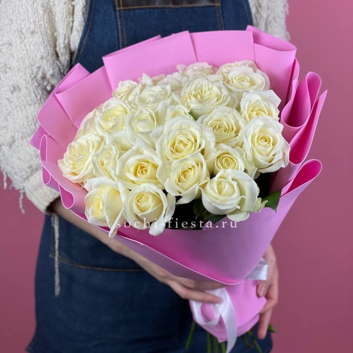 25 белых роз в Владикавказе