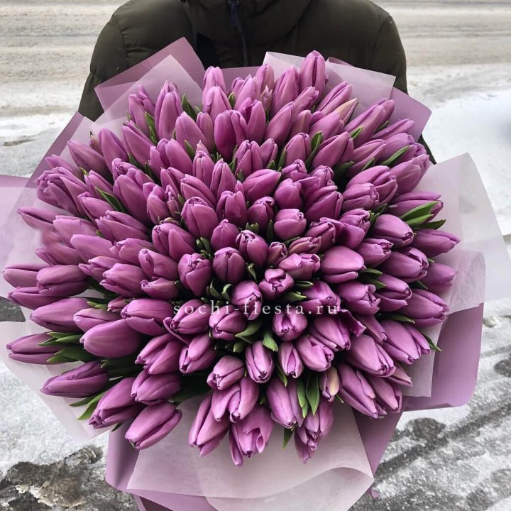 101 сиреневый тюльпан в Владикавказе