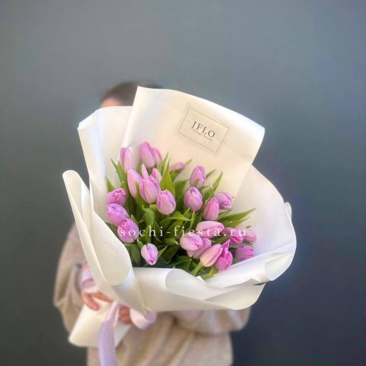 25 сиреневых тюльпанов в Владикавказе
