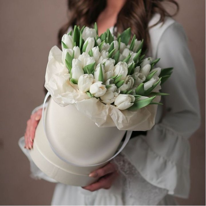 Тюльпаны в цилиндре  в Владикавказе